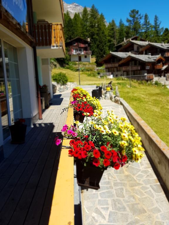 Hotel Alpenperle ซาสฟี ภายนอก รูปภาพ