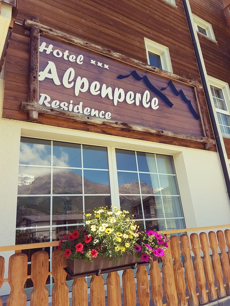 Hotel Alpenperle ซาสฟี ภายนอก รูปภาพ