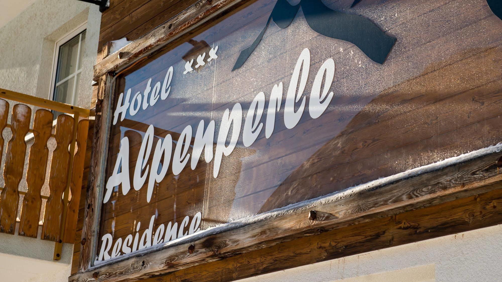 Hotel Alpenperle ซาสฟี ภายนอก รูปภาพ