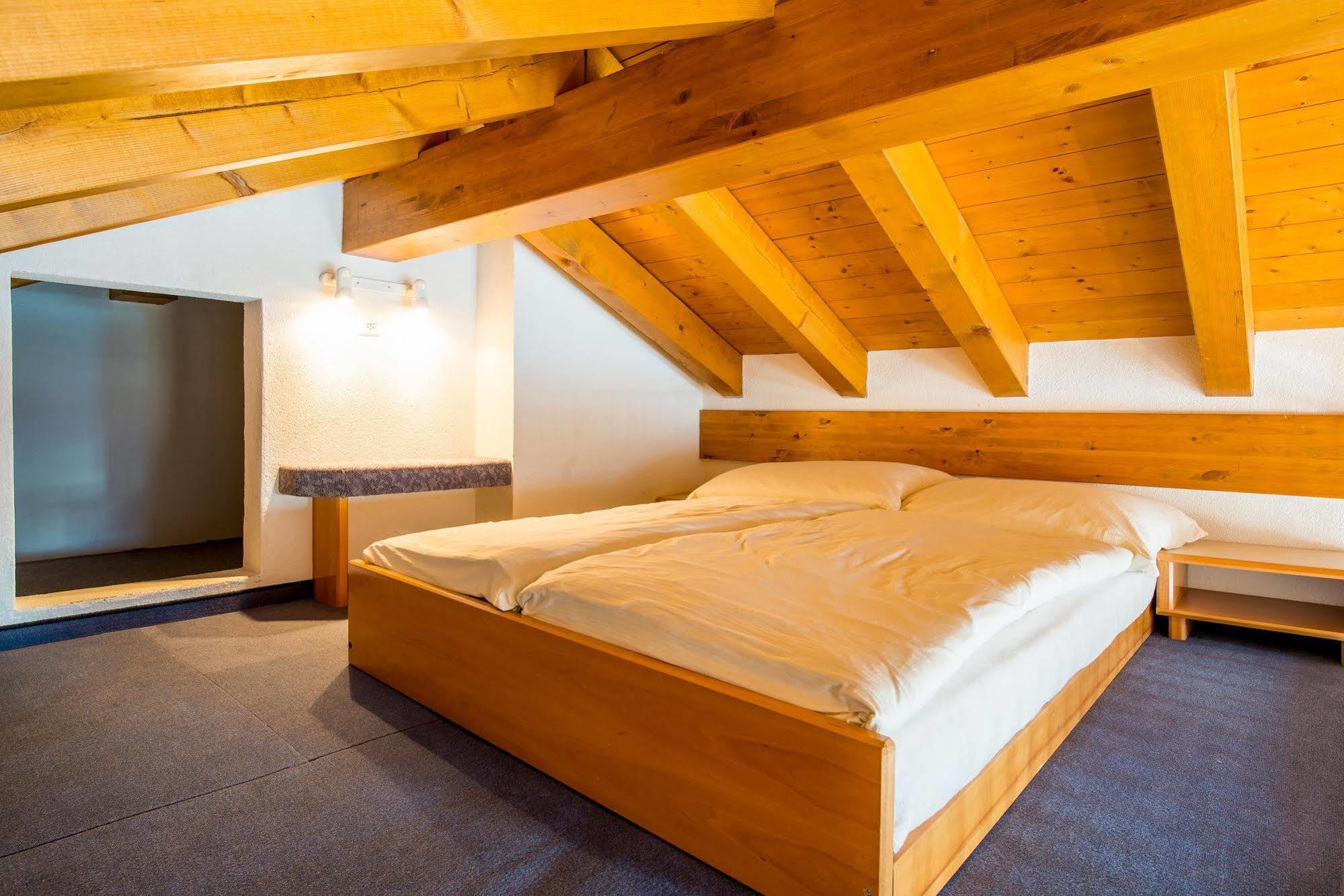 Hotel Alpenperle ซาสฟี ภายนอก รูปภาพ