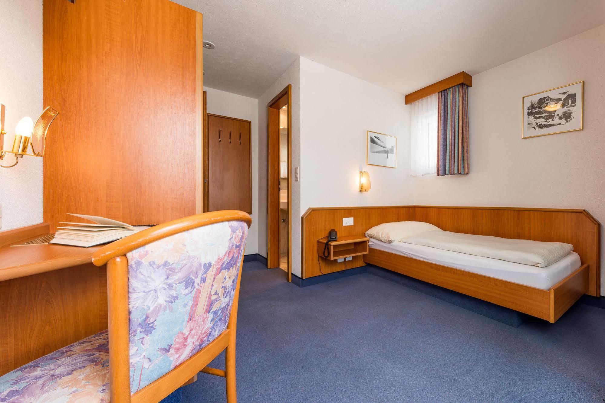 Hotel Alpenperle ซาสฟี ภายนอก รูปภาพ