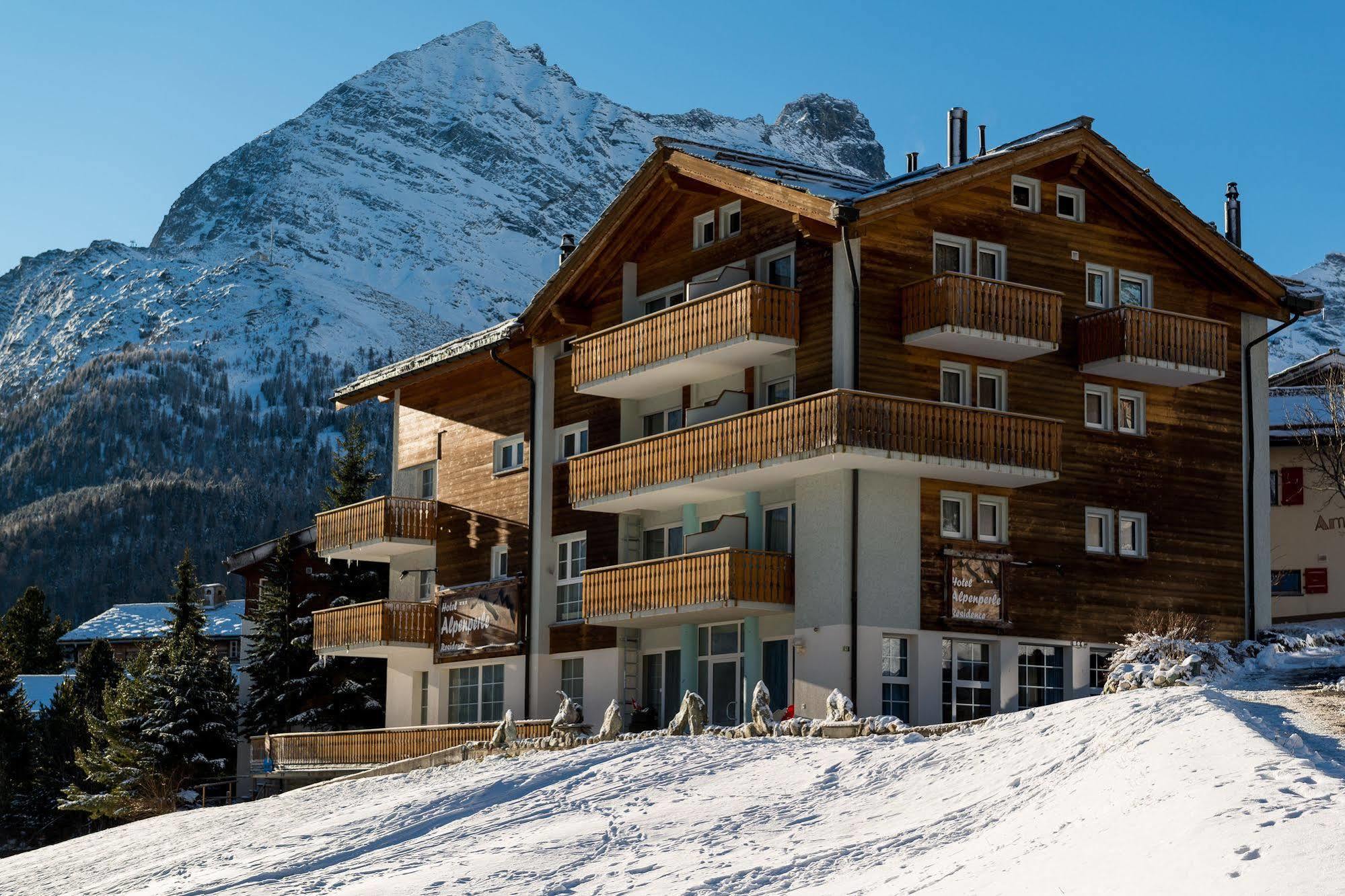 Hotel Alpenperle ซาสฟี ภายนอก รูปภาพ