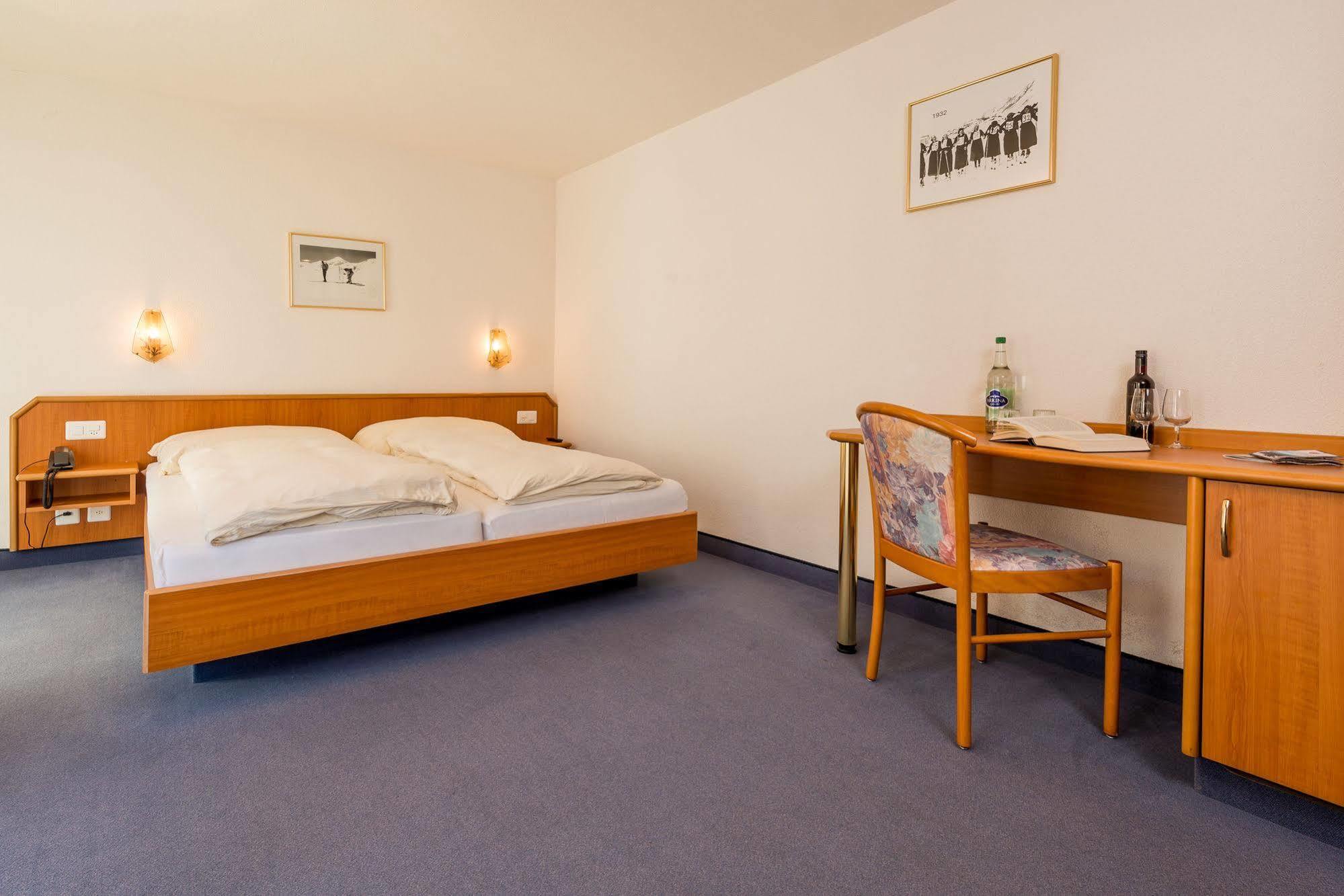Hotel Alpenperle ซาสฟี ภายนอก รูปภาพ