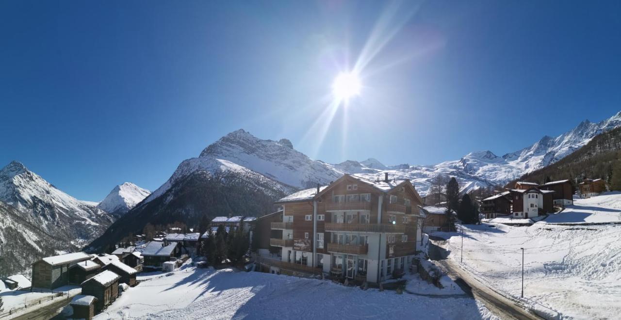 Hotel Alpenperle ซาสฟี ภายนอก รูปภาพ