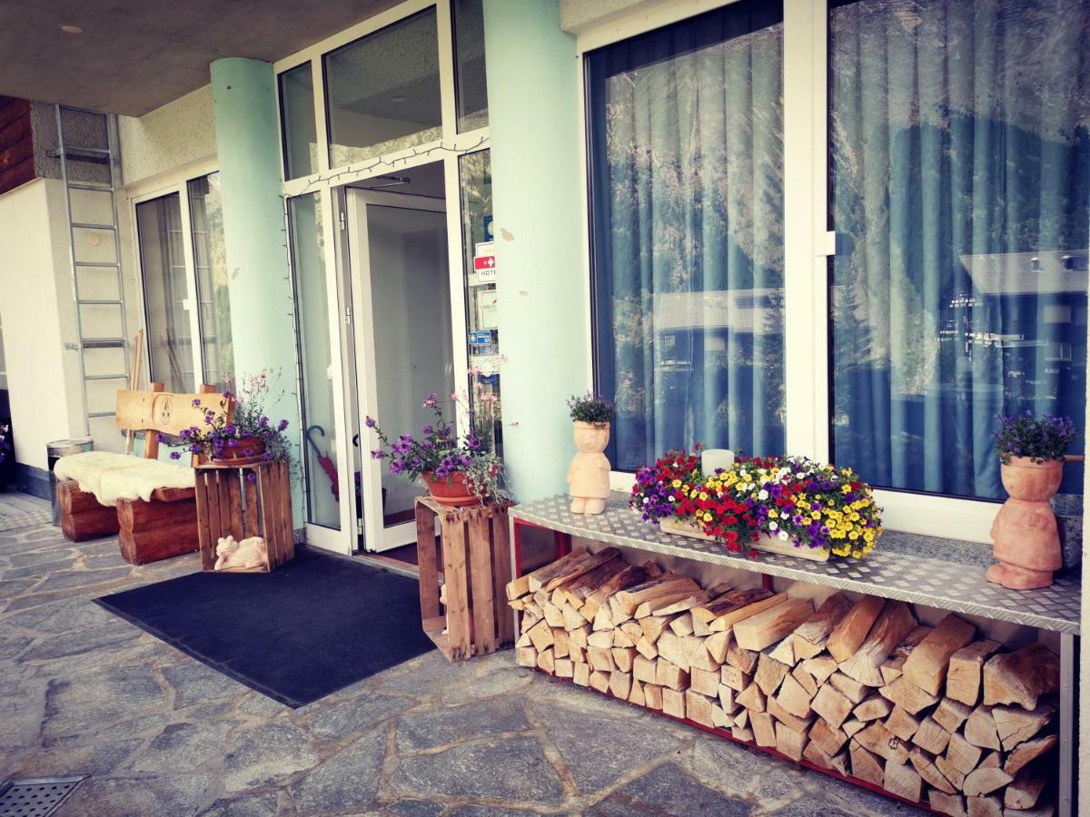 Hotel Alpenperle ซาสฟี ภายนอก รูปภาพ